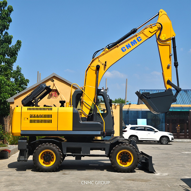 Строительный колесный экскаватор премиум-класса с рабочей массой 24 тонны