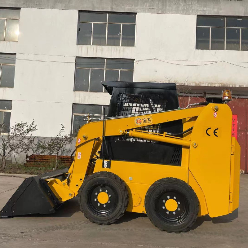 Для чего нужен мини-погрузчик с бортовым поворотом?